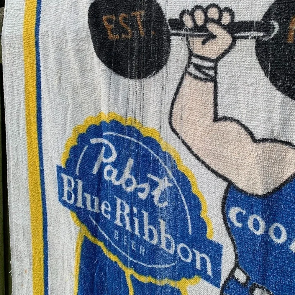 Vintage‎ Pabst Blue Ribbon Beach Towel When You Lift One Weightlifter Rare